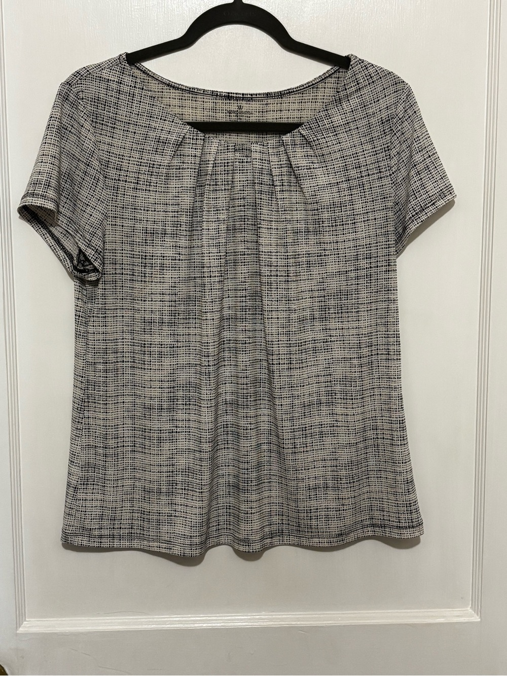 Worthington Black & White Short-Sleeve Pleated Knit Blouse